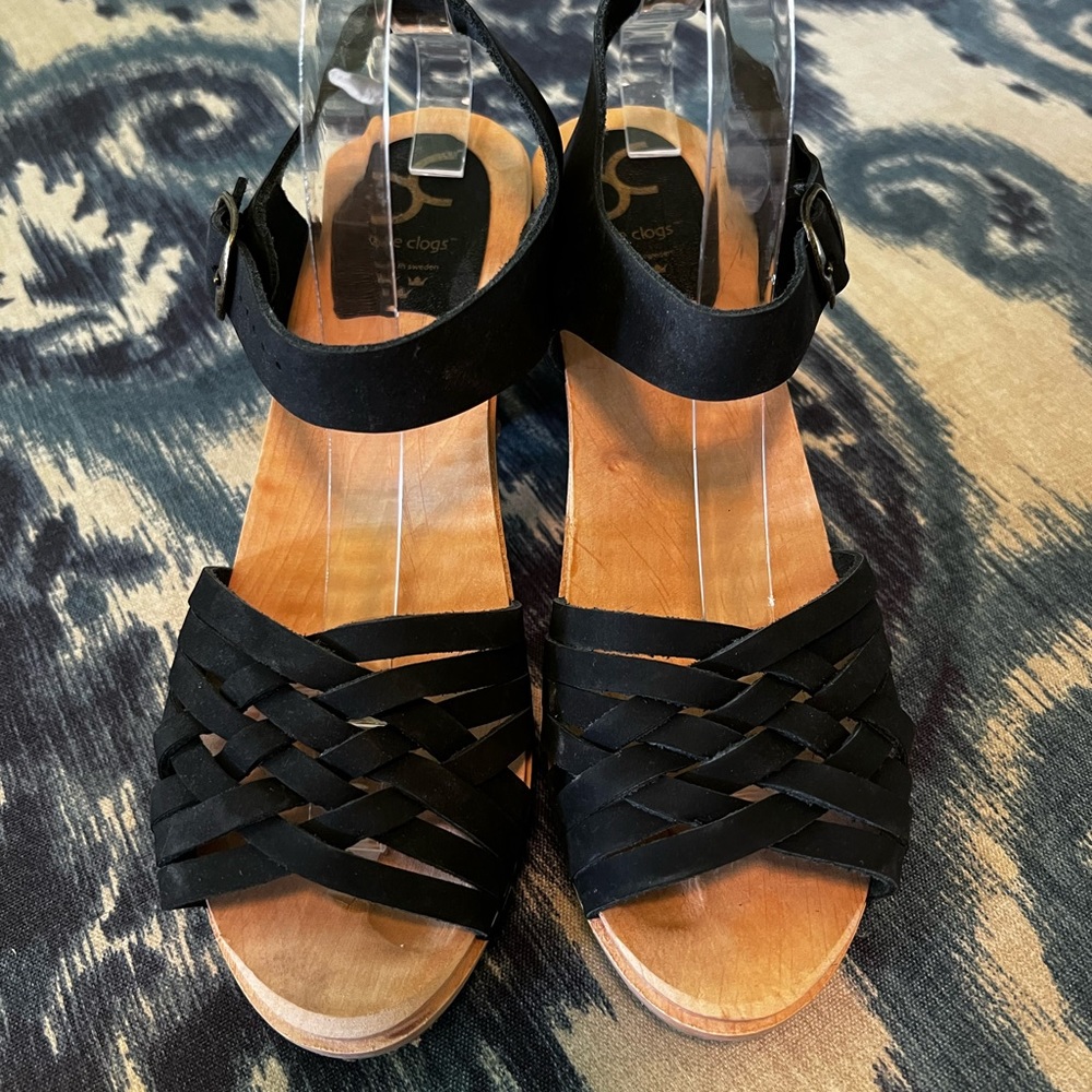 CAPE CLOGS Size 40 Black Wooden Clogs